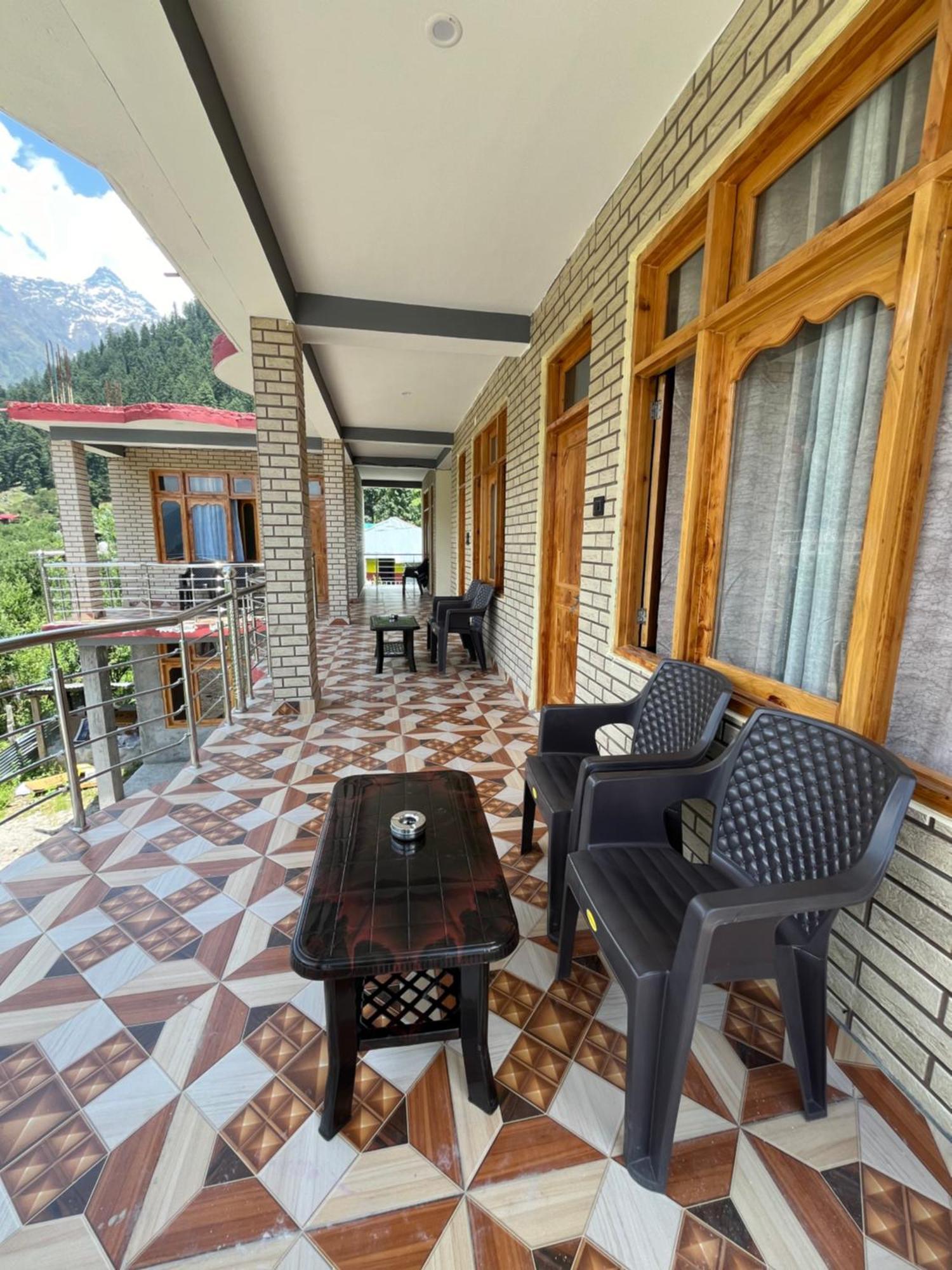 Golden Luck Mann Cafe Hotel Kalgha Exterior foto